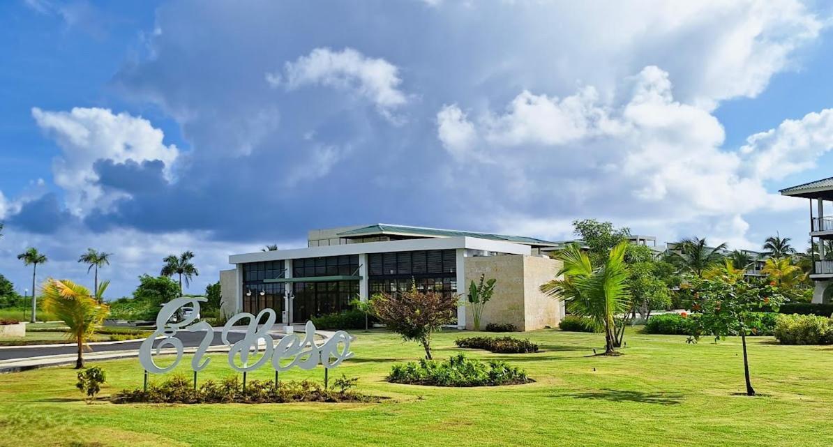 El Beso Adults Only At Ocean El Faro Hotel Punta Cana Exterior photo